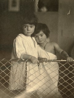 Portrait of two children, late 19th or early 20th century.  Artist: Leonid Andreyev