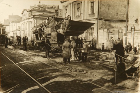Roadworks in Tverskaya Street, Moscow, USSR, 1920s. Artist: Unknown