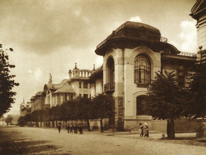 The Ponizovsky and Mindovsky houses on Povarskaya Street, Moscow, Russia, 1900s. Artist: Unknown