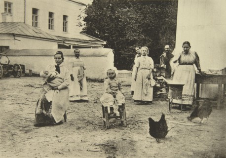 Making jam in the courtyard of Leo Tolstoy's house, Yasnaya Polyana, near Tula, Russia, 1900. Artist: Sophia Tolstaya