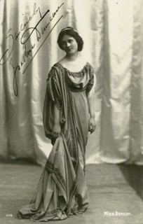 Dancer Isadora Duncan, c. 1906.