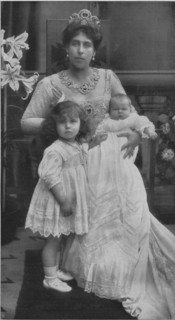 Princess Victoria Melita of Saxe-Coburg and Gotha with her daughters Maria and Kira, c. 1907.