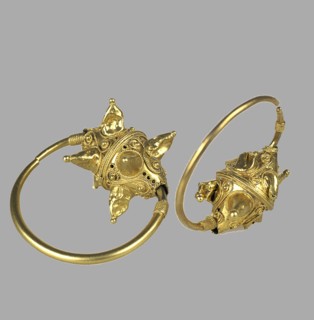 Gold pendant (Kolt), 11th-12th century. Artist: Ancient Russian Art
