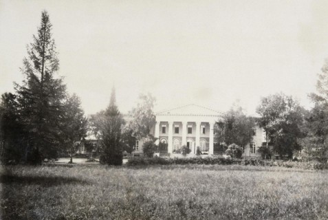 The House of the Levashov's Estate Osinovaya Roshcha, 1885. Artist: Anonymous