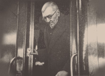 Kuprin's return to the Soviet Union, 1937.