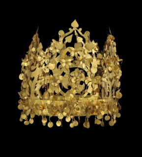 Gold crown from Tillya Tepe, 1st century.