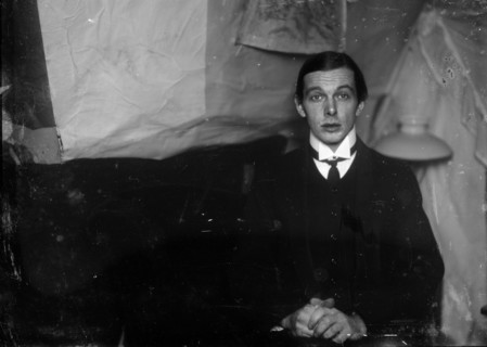 Self-Portrait in the studio in Berlin-Friedenau, 1913-1915.
