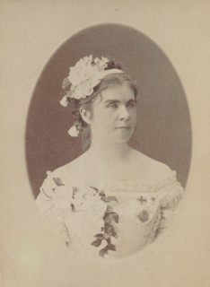 Portrait of the Singer Yelizaveta Lavrovskaya (1845-1919), 1890s.