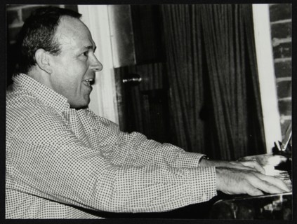 Ted Beament on piano at The Fairway, Welwyn Garden City, Hertfordshire, 28 November 1993. Artist: Denis Williams