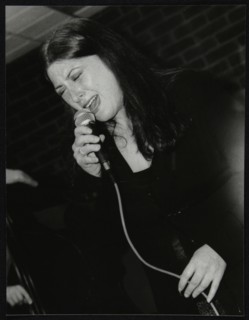 Vocalist Anita Wardell performing at The Fairway, Welwyn Garden City, Hertfordshire, 2000. Artist: Denis Williams