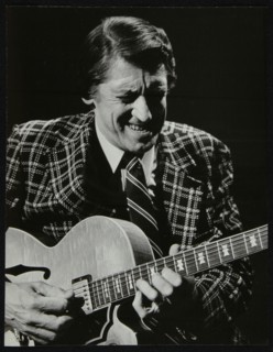 American guitarist Tal Farlow in concert, Wallingford, Oxfordshire, 1981. Artist: Denis Williams