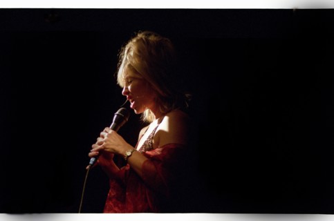 Tina May, Ronnie Scott's, Soho, London, 2004.    Artist: Brian O'Connor.