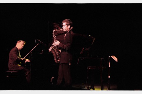 Curtis Stigers, Harlequin Theatre, Redhill, 2004.  Artist: Brian O'Connor.