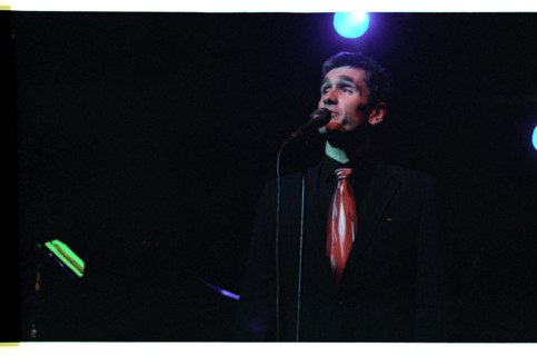 Curtis Stigers, Harlequin Theatre, Redhill, 2004.  Artist: Brian O'Connor.