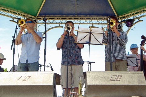 Chris Coull, G Garrick and J Kendon, Love Supreme Jazz Festival, Glynde Place, East Sussex, 2015. Artist: Brian O'Connor.