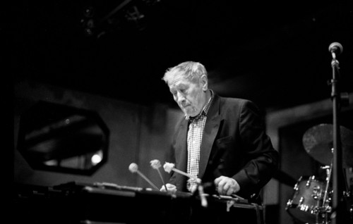 Bill Le Sage, Watermill Jazz Club, Dorking, Surrey, April 2000. Artist: Brian O'Connor.