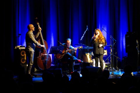 Christine Tobin, Phil Robson, Dave Whitford, Ropetackle Arts Centre, Shoreham, Jan 2016. Artist: Brian O'Connor.