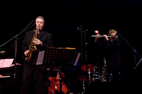 Richard Exall with Amy Roberts, The Under Ground, Eastbourne, East Sussex, Dec 2015. Artist: Brian O'Connor.