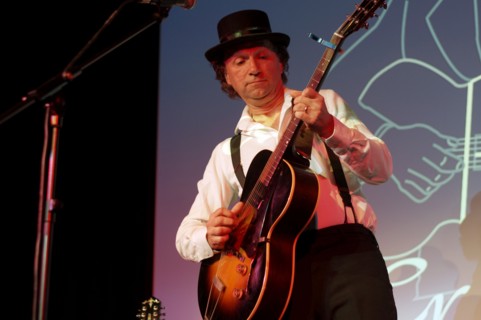 Ben Tyzack, Crawley Blues Festival, Hawth, Crawley, Oct 2015. Artist: Brian O'Connor.
