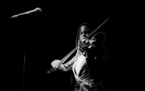 Regina Carter, Ronnie Scott's, Soho, London, October, 2000. Artist: Brian O'Connor.