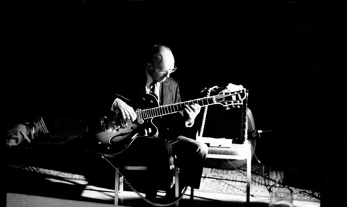 George Van Eps, Bulls Head, Chislehurst, April, 1993.  Artist: Brian O'Connor.