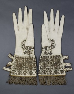 Gloves (Queen Elizabeth I gloves), 16th century. Artist: Unknown.