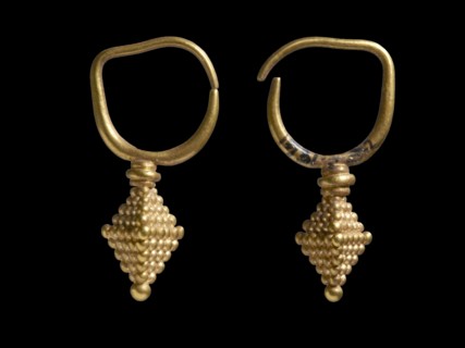 Pair of gold earrings, Parthian, c2nd century. Artist: Unknown.