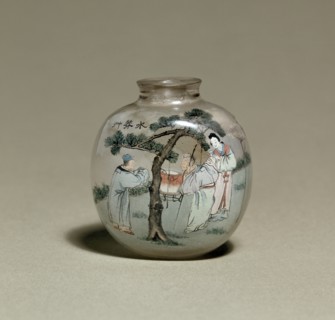 Snuff bottle with figures by a tree, 1903. Artist: Ye Zhongshan.