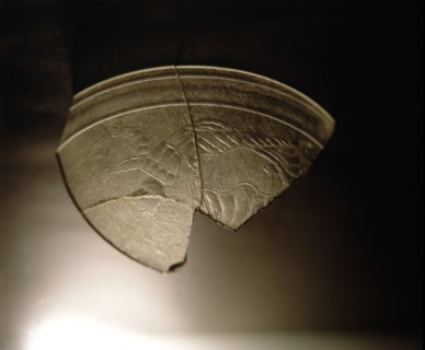 Glass cup engraved, fragment, from Pamplona.