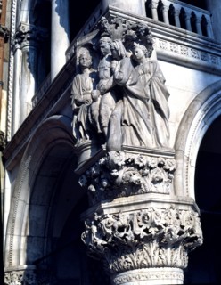 'The Judgment of Solomon', sculpture of 1404. Capital of the angle of the lower gallery of the D?