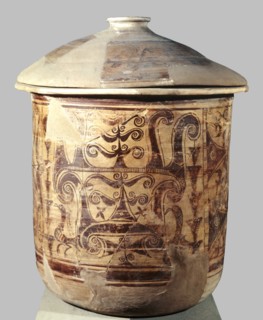 Archena glass. Ceramics with zoomorphic and floral decoration from the necropolis of Archena (Mur?