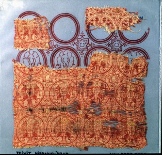 'Fabric with lions', made in silk and gold, Pallia rotata type, made with a bow loom, Hispano-Ar?