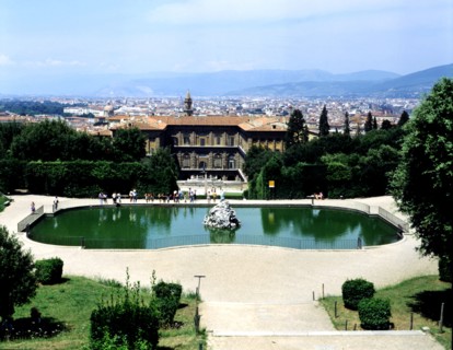 Pitti Palace, built according to plans by Brunelleschi with the city of Florence at background an?