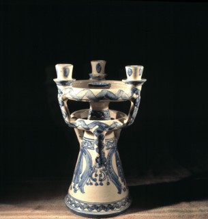 Muel ceramic candelabra, workshop of recovery of ancient potteries of the 15th and 16th centuries.