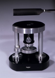 Adjustable Manual Microtome.
