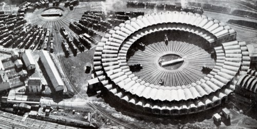Aerial view of the train locomotives engine shed in Venissieux (Rhone), photograph, 1934.