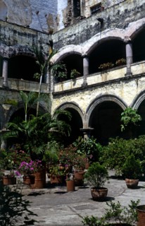Cloister of the former Franciscan convent which is part of the present Cathedral of Cuernavaca, i?