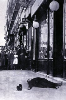 Murder of José Canalejas in Puerta del Sol on November 12, 1912, the body of President of Council?