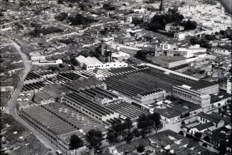 Aerial view of an industrial complex located in Medellín, 1940.