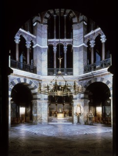 Palatine Chapel of Charlemagne, inside view of the octagon with the main altar.