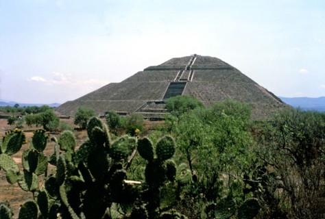 Teotihuacan, 'Pyramid of the Sun', temple located to one side of the central square of the ancien?