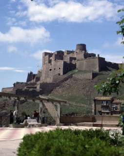 Exterior view of the Cardona Castle, it preserves remains of the 12th and 13th centuries building?