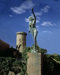 Detail of a bronze Sculpture by sculptor Enric Monjo i Garriga, in front of the house where the a?