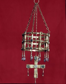 Treasury of Guarrazar (Toledo), votive crown found in 1853.