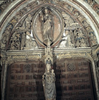 Detail of the façade of the Chapel of the Virgen del Dado in the cathedral, with a Pantocrator in?