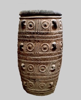Great jar in the ruins of Knossos.