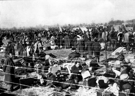 Spanish Civil War (1936 - 1939), refugee camp at Argelers (France), with Republican exiled, 1939.