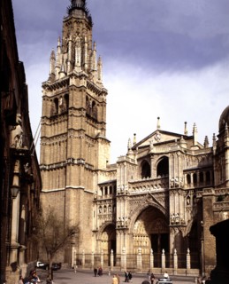 Cathedral of Santa Maria de Toledo, view of the tower and the door of forgiveness.