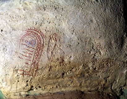 Replica of the idol of Peña Tu (Llanes, Asturias), the original is on a monolith: engraving highl?