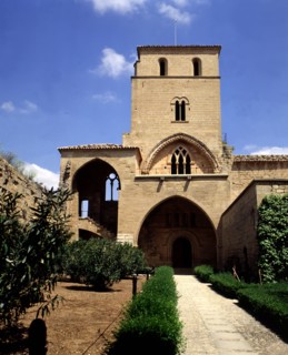 Exterior view of the entrance to Alcañiz castle (Teruel).